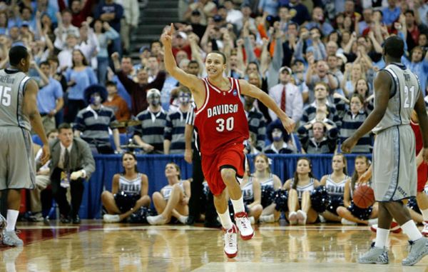 Steph curry Shoots Davidson to Elite 8