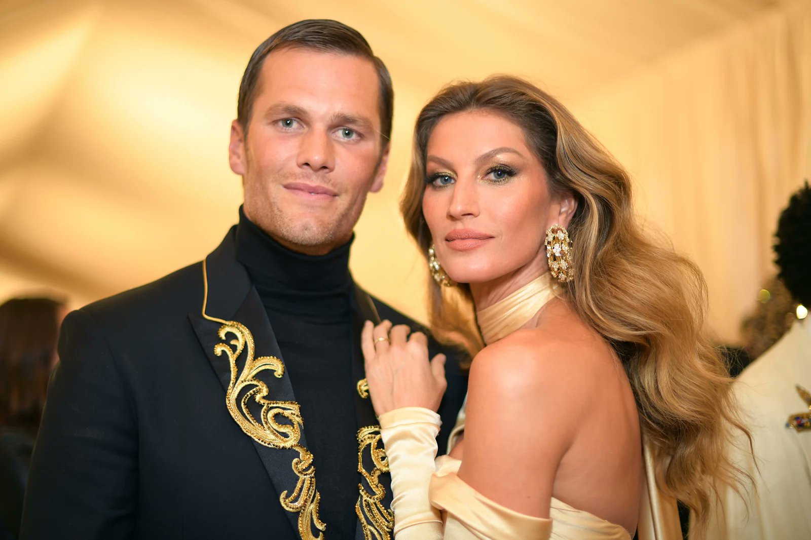 Gisele Bündchen Cleanses Her Car And Aura Amid Divorce From Tom Brady; Apparently She's Threatened Divorce Before