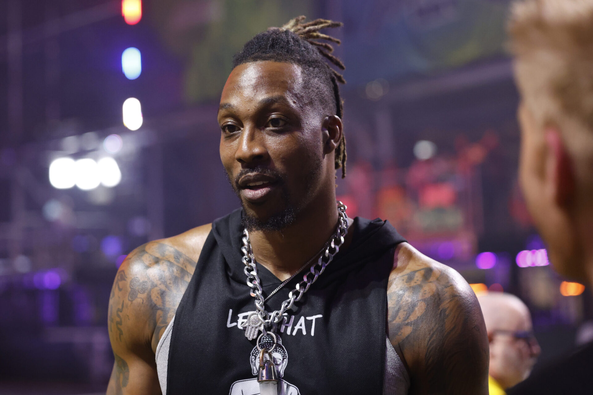 Dwight Howard receives backlash for pushing his son until he cries and  tries to quit while working out - Lakers Daily