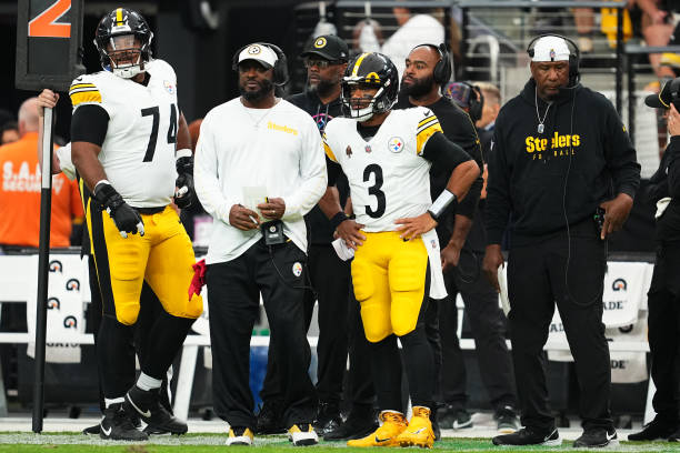 Mike Tomlin's gamble to start Russell Wilson and bench Justin Fields paid dividends in Sunday's 37-15 win over the NY Jets.