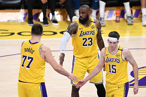 'That Just Made My Back Hurt': LeBron Returns To Lakers In Playmaker